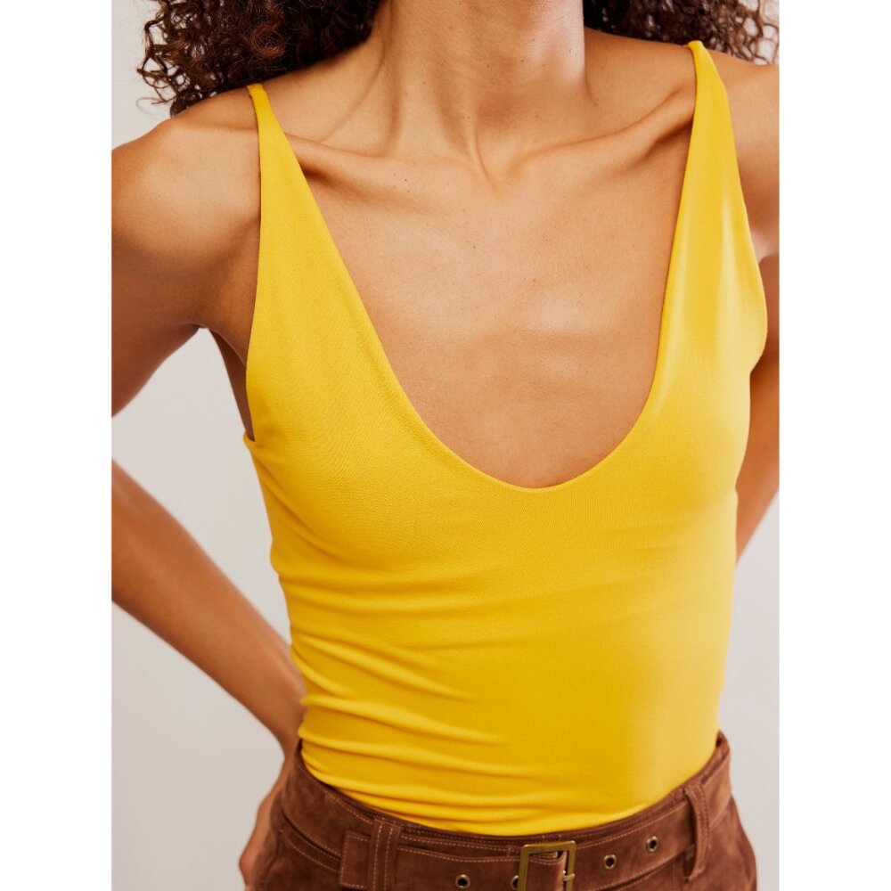 🎉LAST CHANCE🎉 FREE PEOPLE Seamless V-Neck Cami / Citrus Grove - Picture 3 of 5